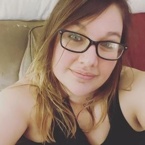 Meet your Posher, Chloe